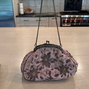 Moyna Clutch